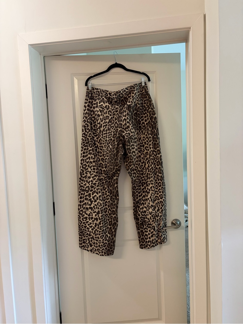H&M Leopard Wide-Leg Jeans in Brown and Cream - Picture 3 of 3